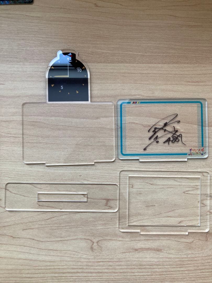 関浩哉　直筆サイン入りアクリルプレート