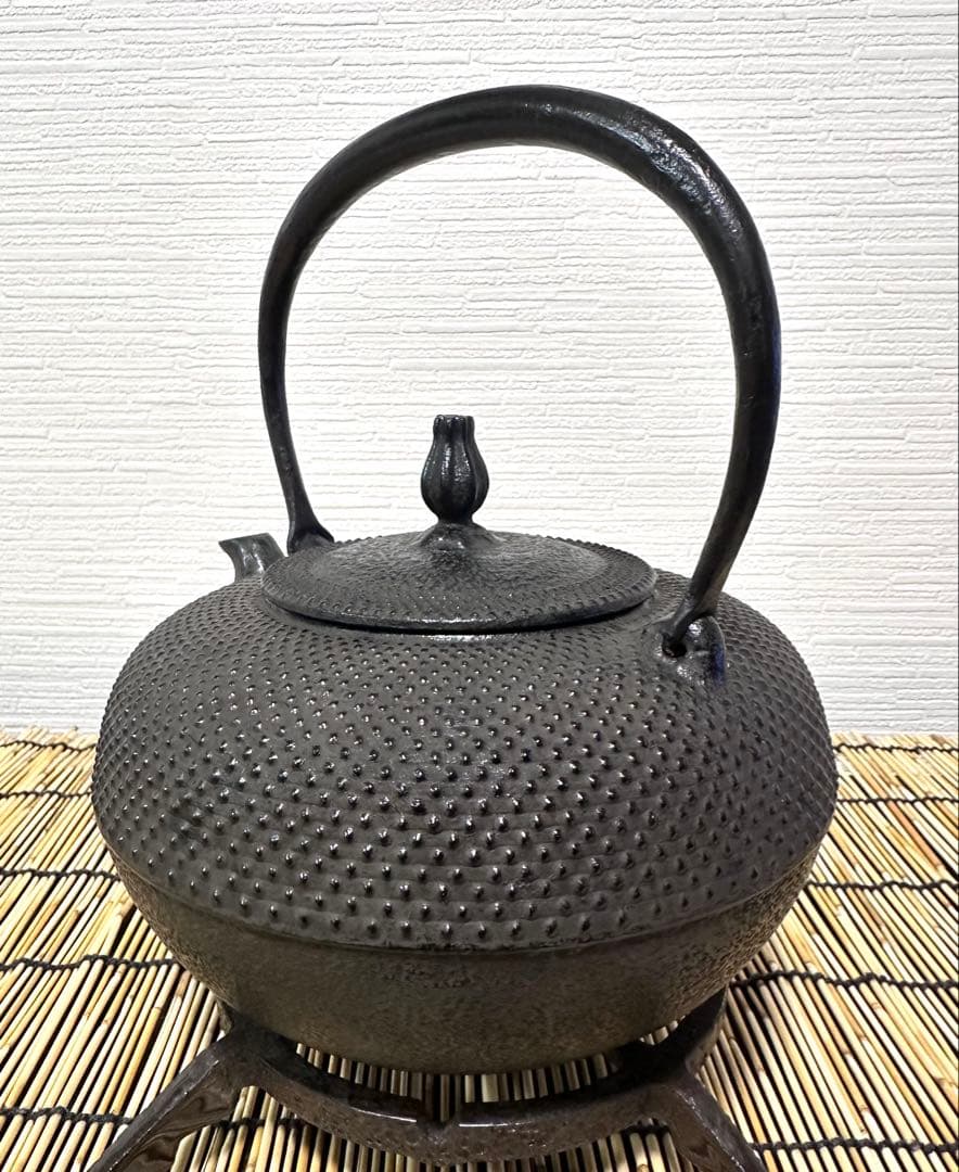 未使用、木箱、付属品付　南部三厳堂名人熊谷専太郎南部渓泉造　１５型手取型アラレ