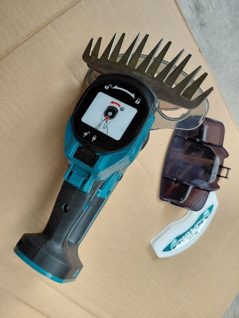 マキタ充電式芝生バリカン160mm モデル MUM604D18v