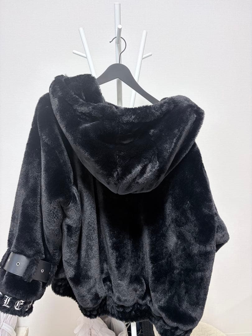 黒 フード付き ファーコート