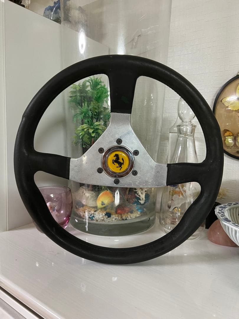 希少品！激安送料込‼️ フェラーリ ステアリング 跳ね馬マーク/イタリア製