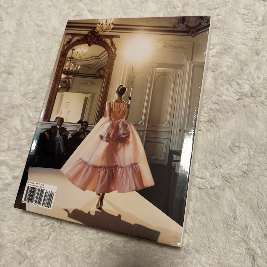 VALENTINO THEMES AND VARIATIONS 洋書　【新品】