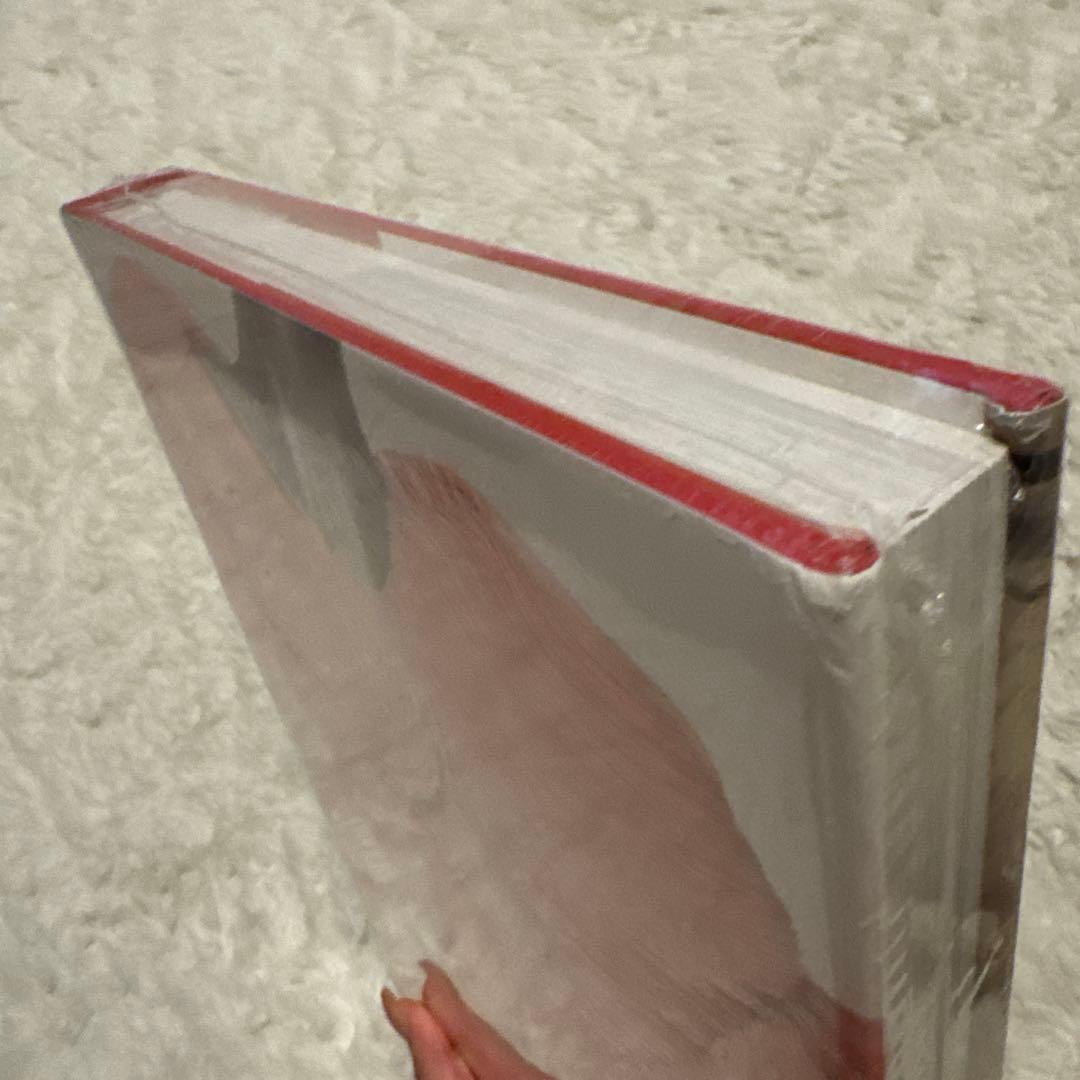 VALENTINO THEMES AND VARIATIONS 洋書　【新品】