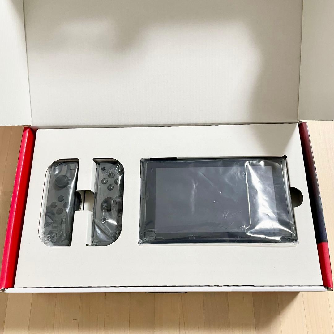 Nintendo Switch 本体 Joy-Con付き　充電グリップ　送料無料