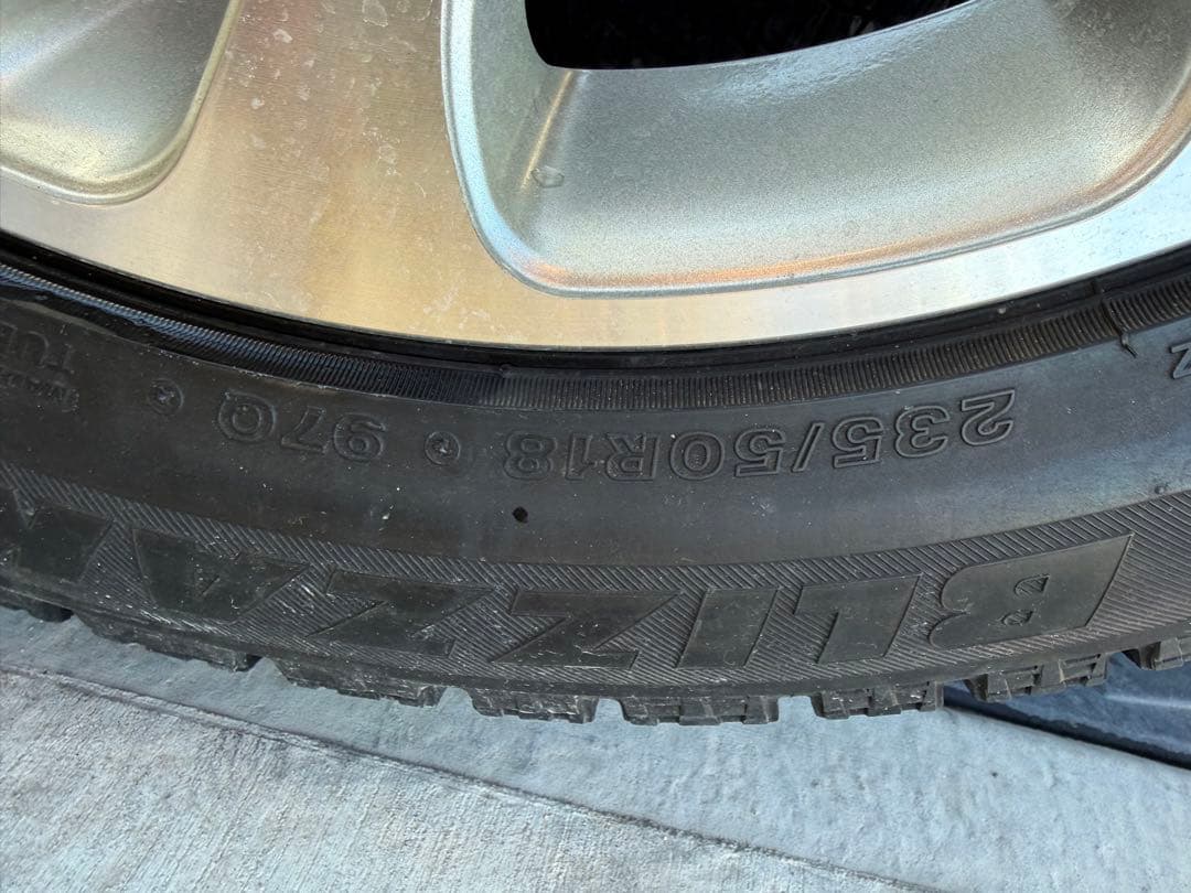 ブリヂストン スタッドレスタイヤ 18インチ235/50R18