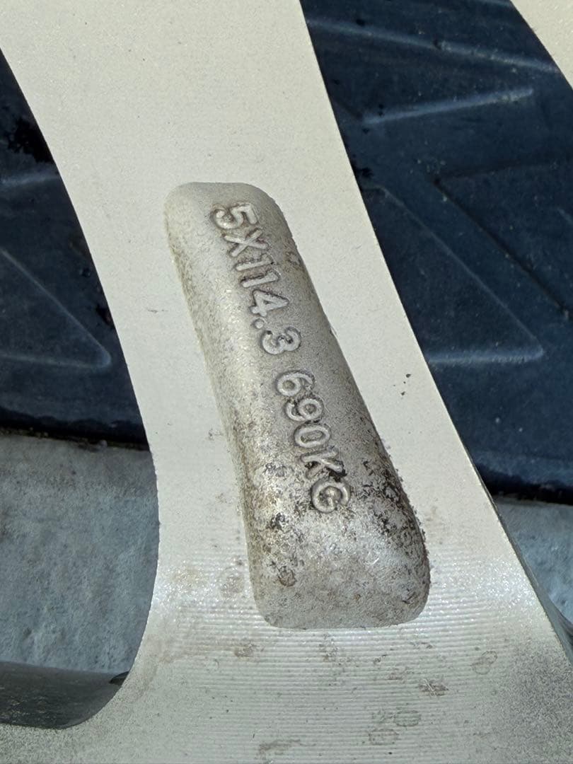 ブリヂストン スタッドレスタイヤ 18インチ235/50R18