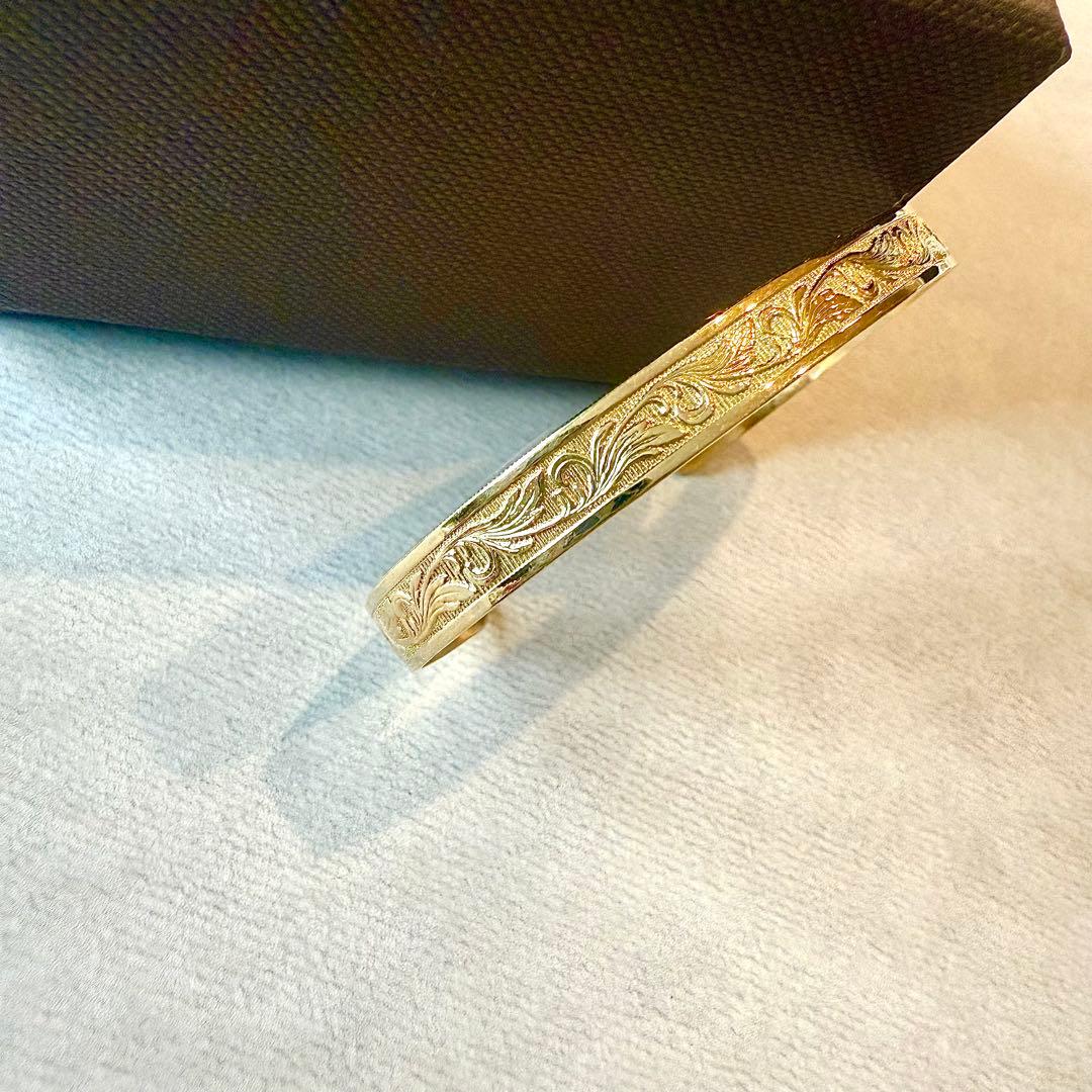 【美品】agete レリーフ入りバングル シルバー ゴールドメッキ