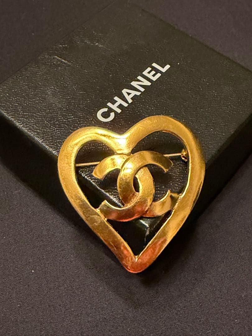 ⭐︎なるみ⭐︎CHANEL ハート型ブローチ 1980年製