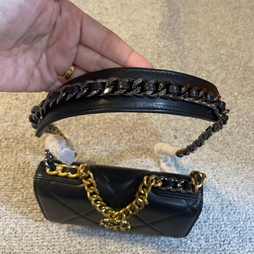 ２３日まで限定価格　ノベルティCHANEL ブラックレザー キルティングバッグ