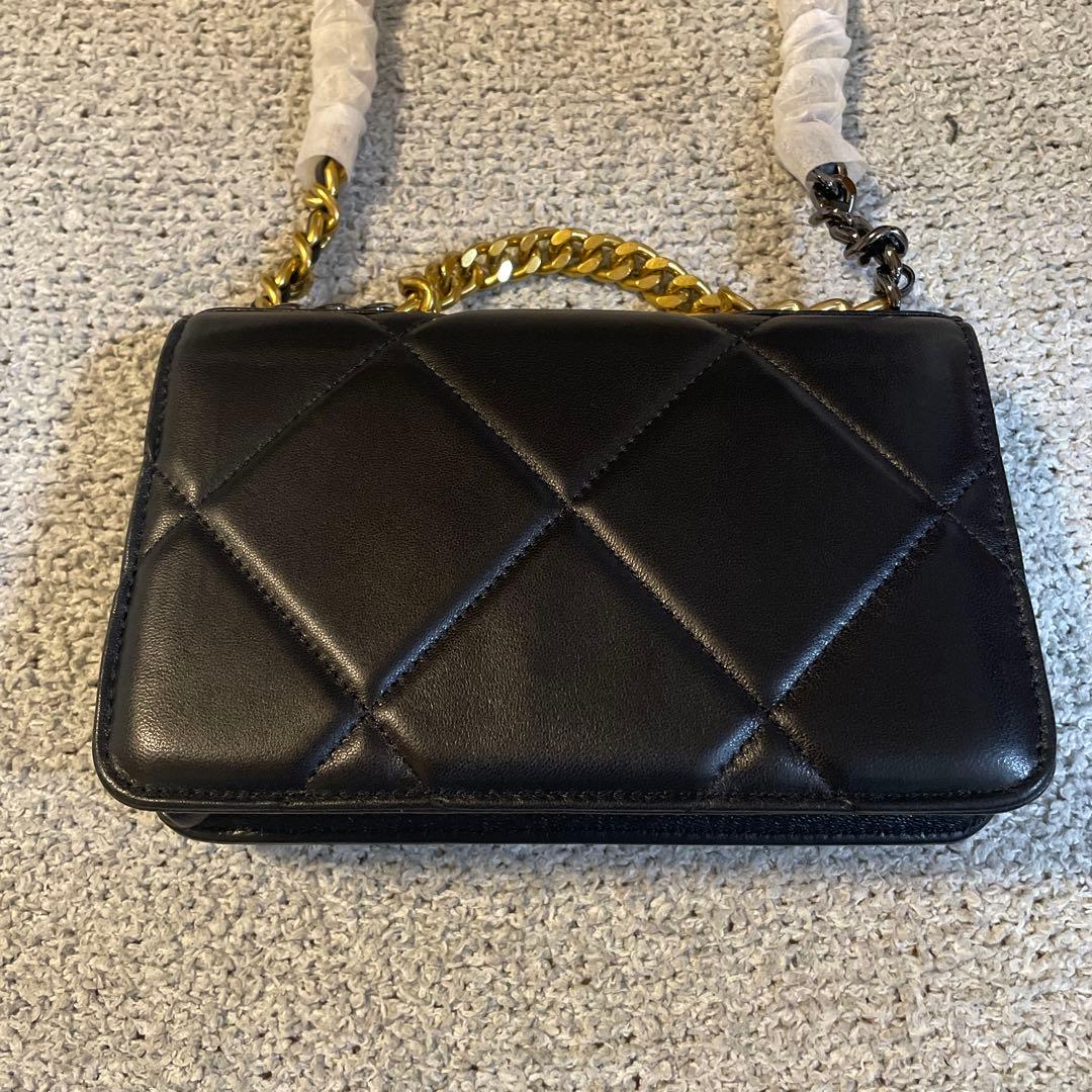 ２３日まで限定価格　ノベルティCHANEL ブラックレザー キルティングバッグ