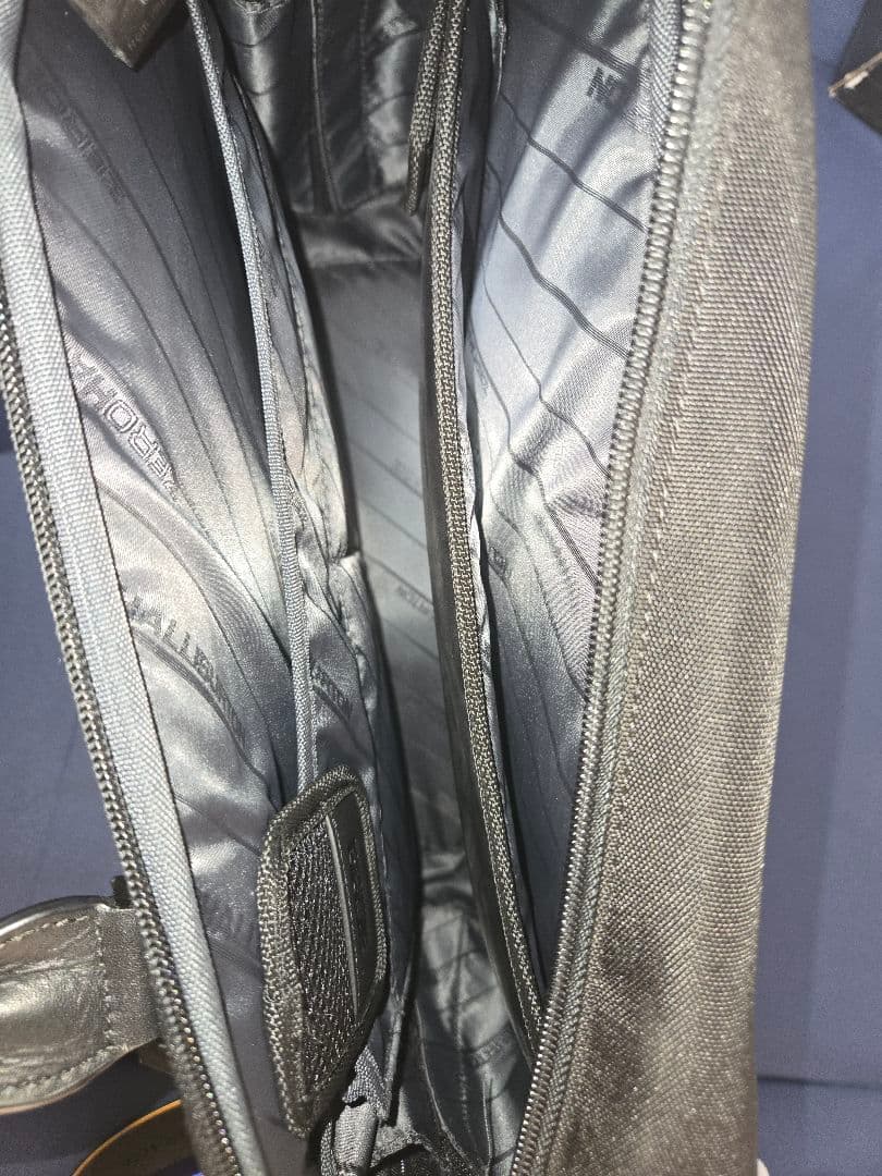 美品 ZERO HALLIBURTON ビジネスバッグ ブリーフケース 黒