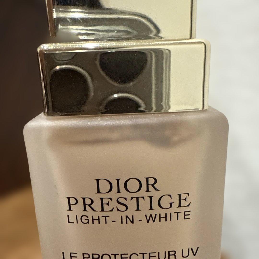 Dior プレステージ ホワイト ル プロテクター UV ミネラル BB