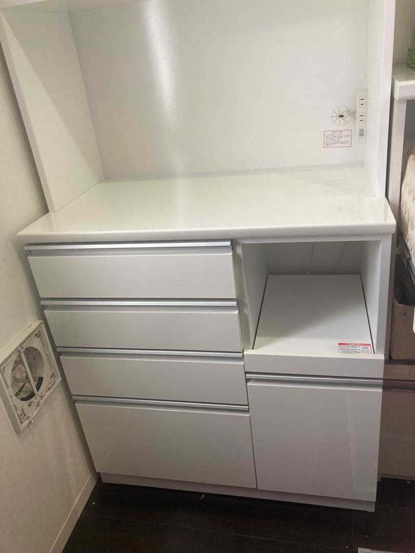 ニトリ　キッチンボード　上部ガラス扉付き