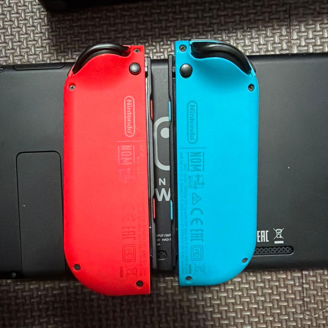 Nintendo Switch 本体 青/赤 付属品付き　箱あり