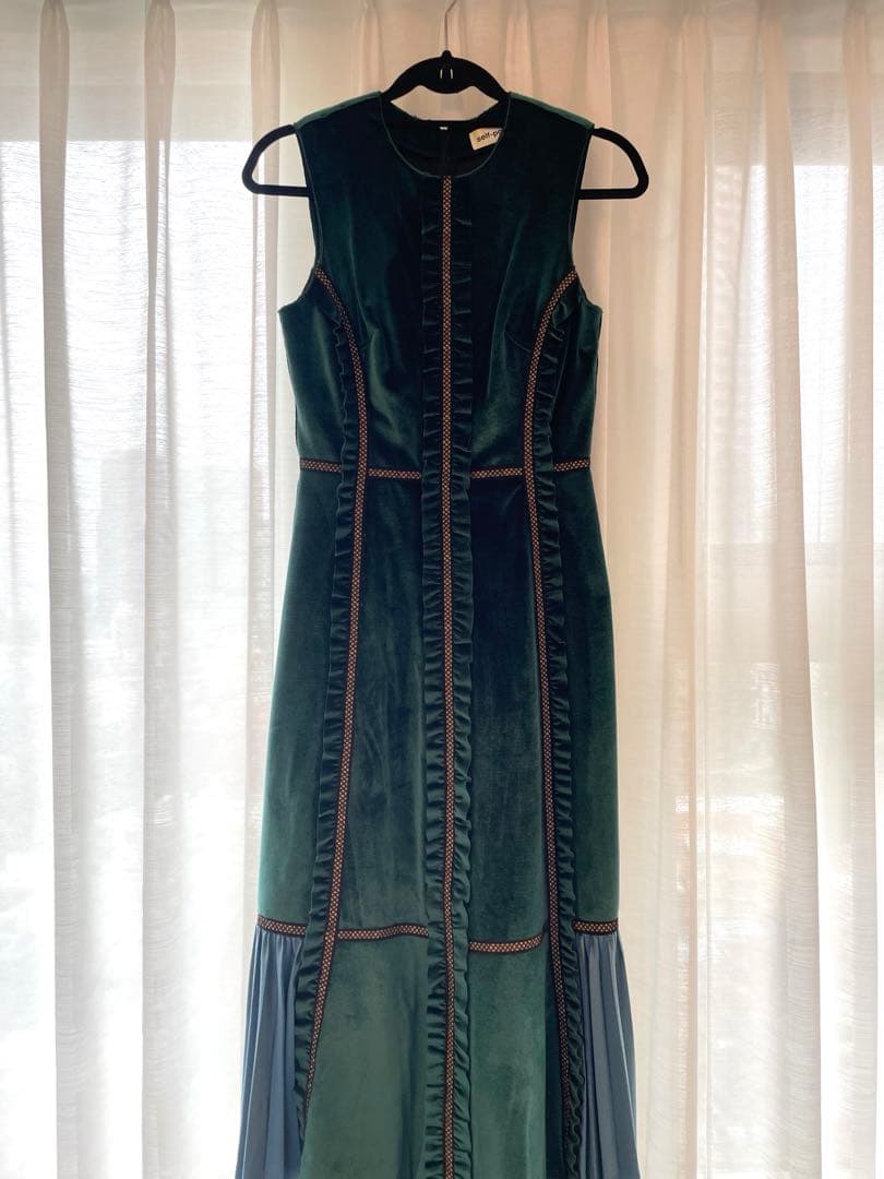 self-portrait グリーン ベルベット ノースリーブ ワンピース