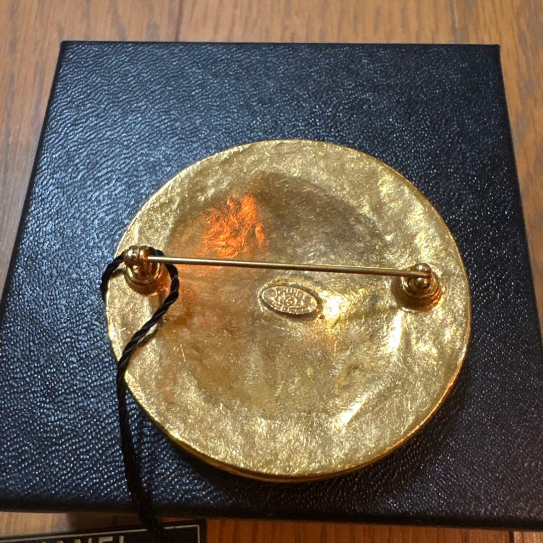 CHANEL ゴールド ブローチ CCロゴ