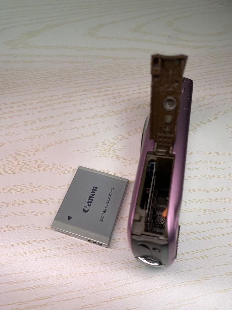 デジタルカメラCanon IXY Digital 930 IS