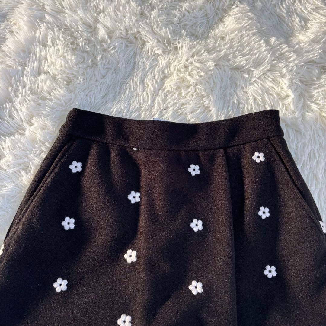 タグ付き　ellie フラワースコート　花柄スカート