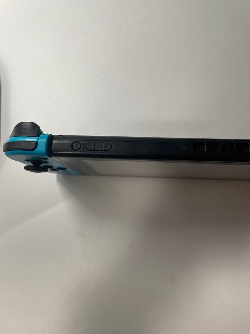 Nintendo Switch 本体 青赤 Joy-Con　画面割れあり