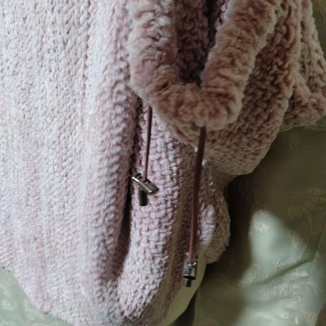 新品同様使用感無し✩イタリア製✩レッキス✩ピンク✩被り✩アウター✩前ポケット有り