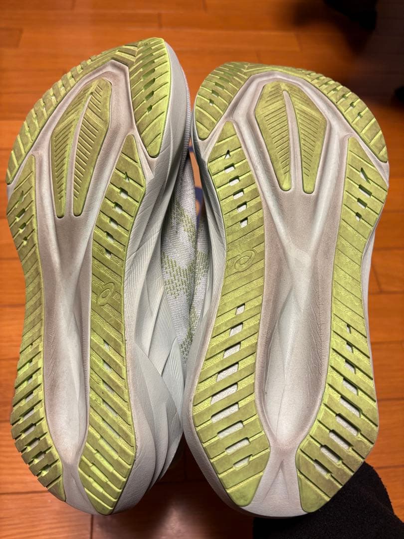 アシックスNOVABLAST 5