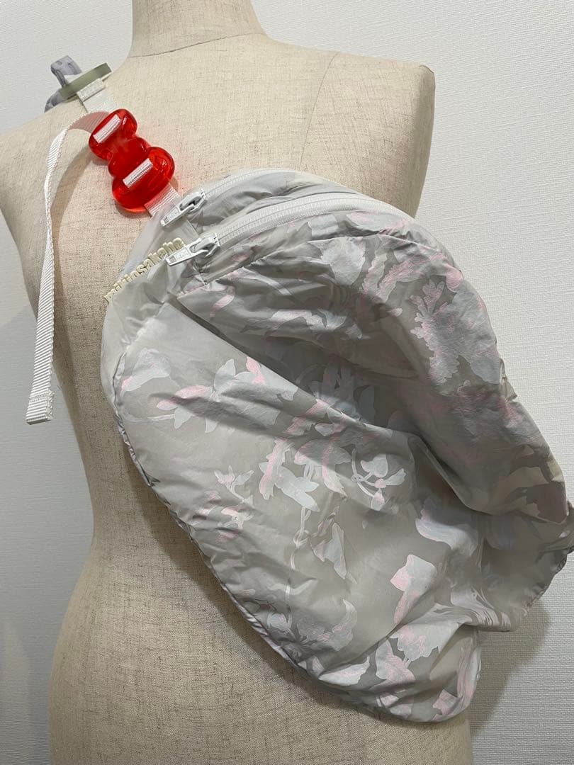 MIKIO SAKABE ナイロンボディバッグ　花柄