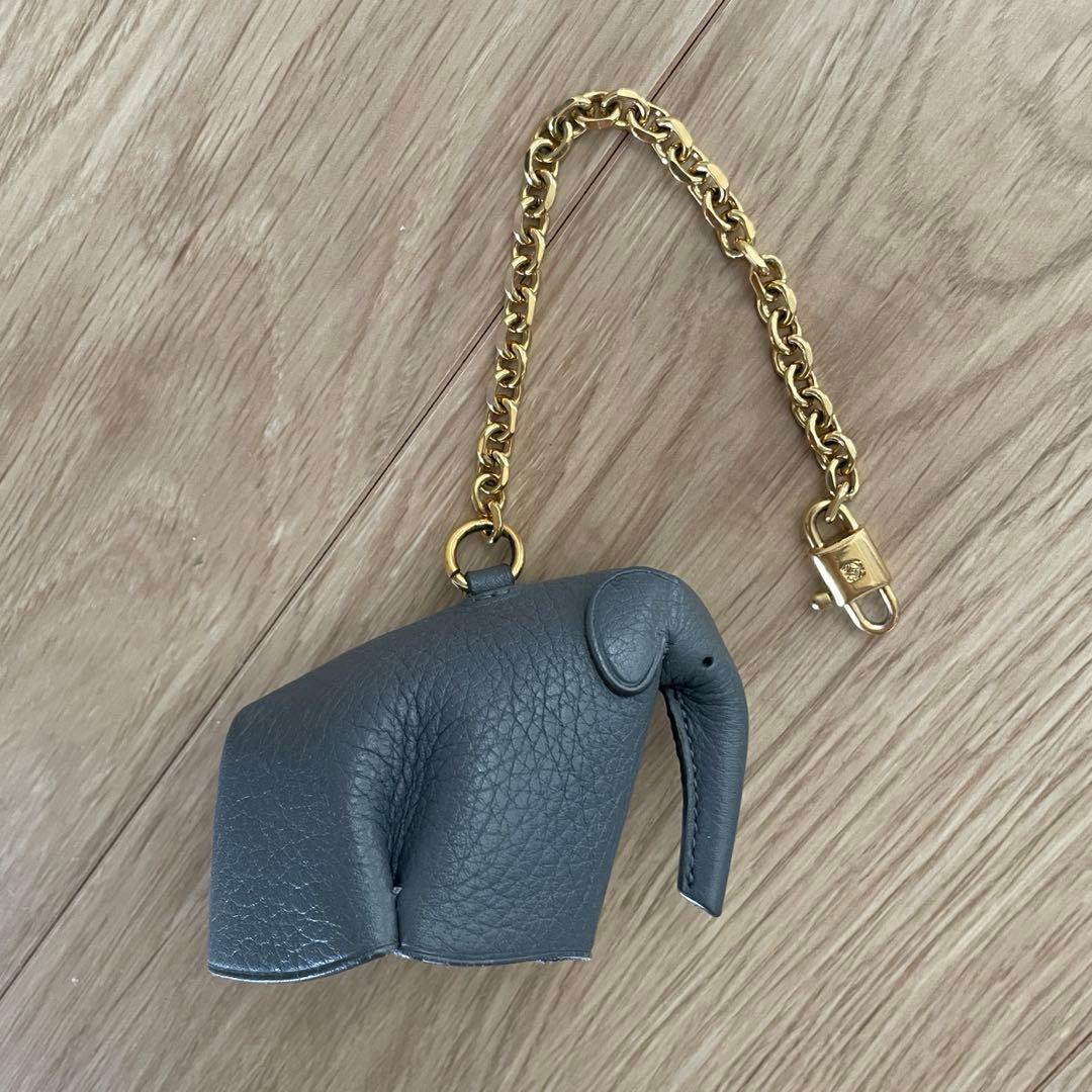 LOEWEロエベ　レザー　チャーム 象