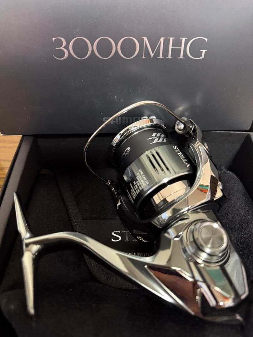22 ステラ 3000MHG SHIMANO シマノ リール 3000 4000