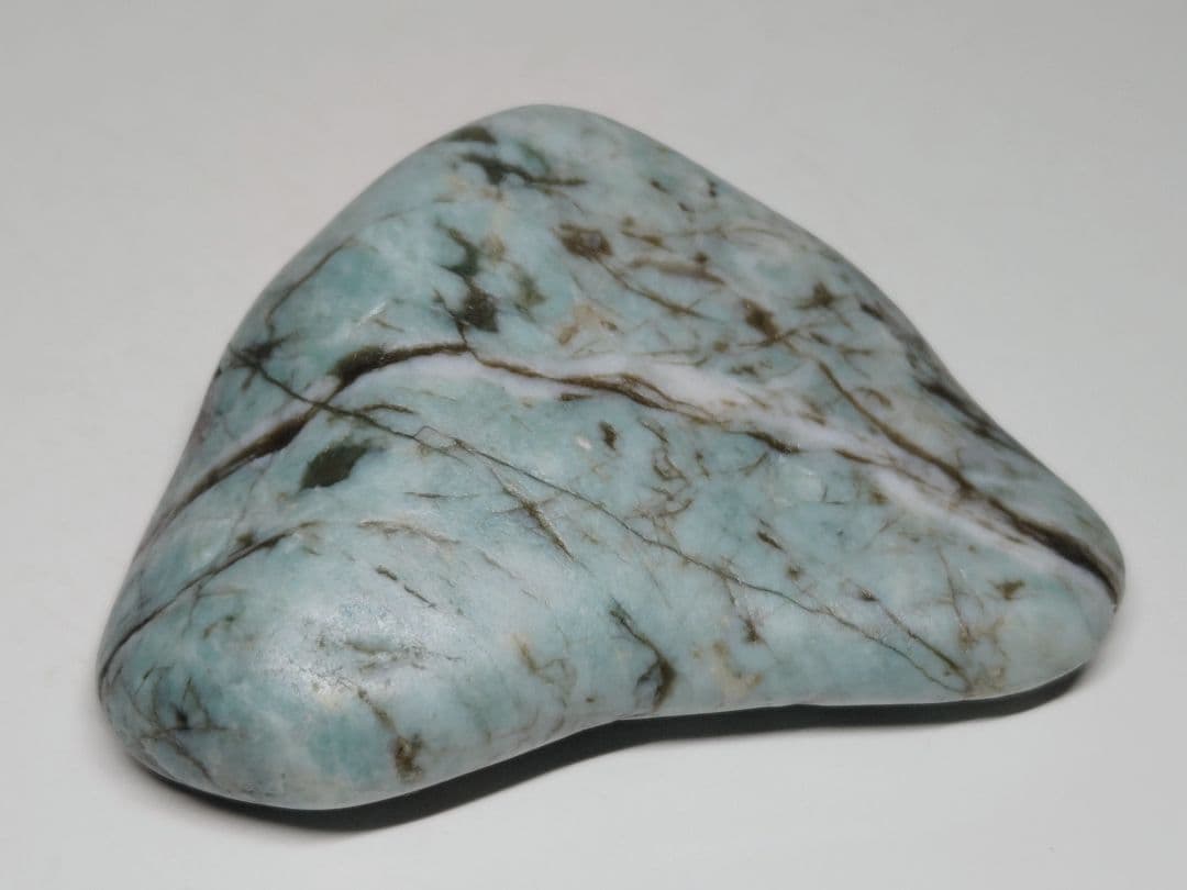 水色 311g 翡翠 ヒスイ 原石 鑑賞石 自然石 誕生石 鉱物 鉱石 水石