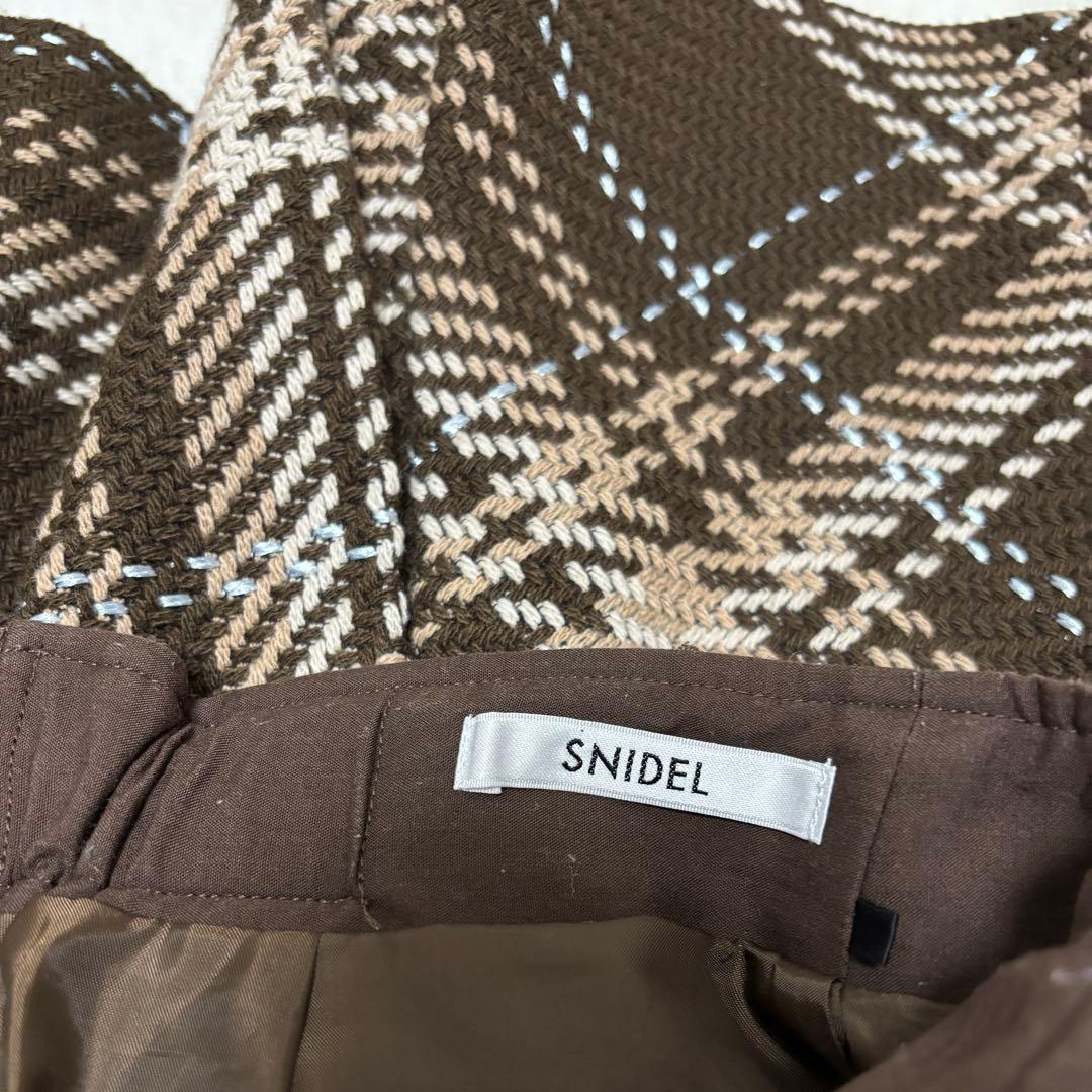 SNIDEL Sustainableロービングチェックミニスカート ブラウン