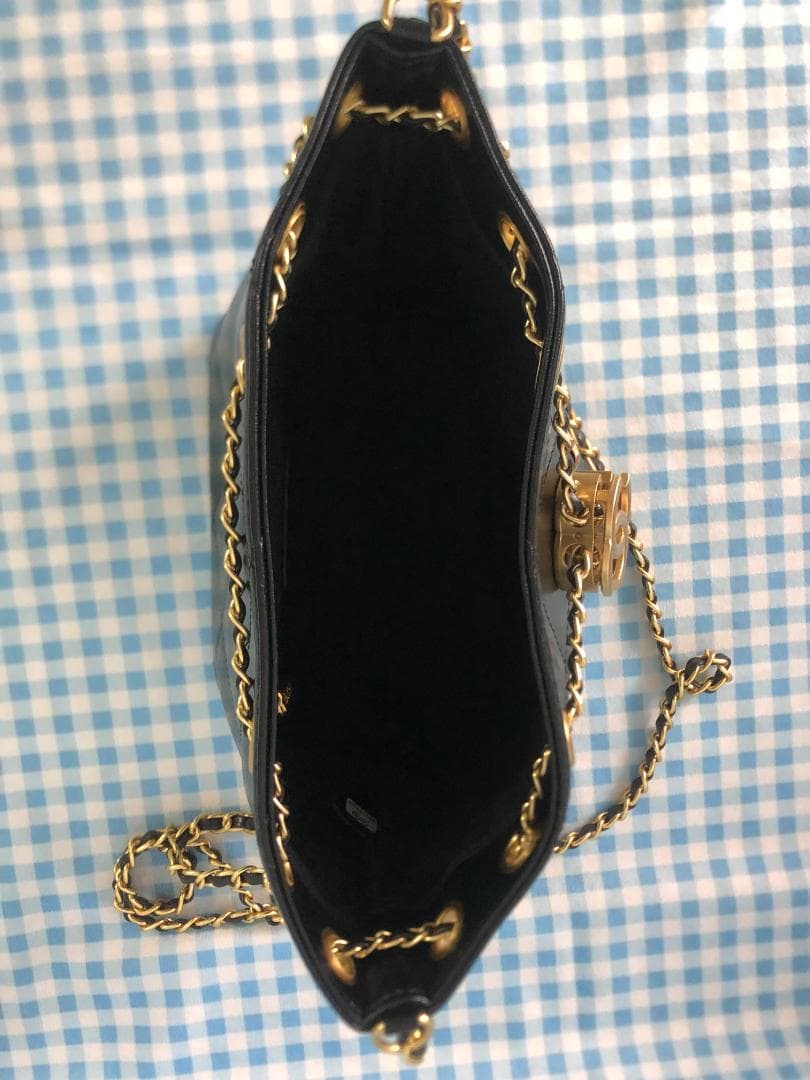 ショルダーバッグ　ノベルティ　ブラック　ゴールドロゴ　バッグ