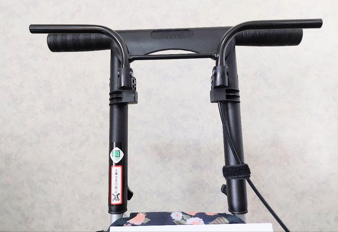 美品　幸和製作所 TacaoF テイコブ シルバーカー　花柄