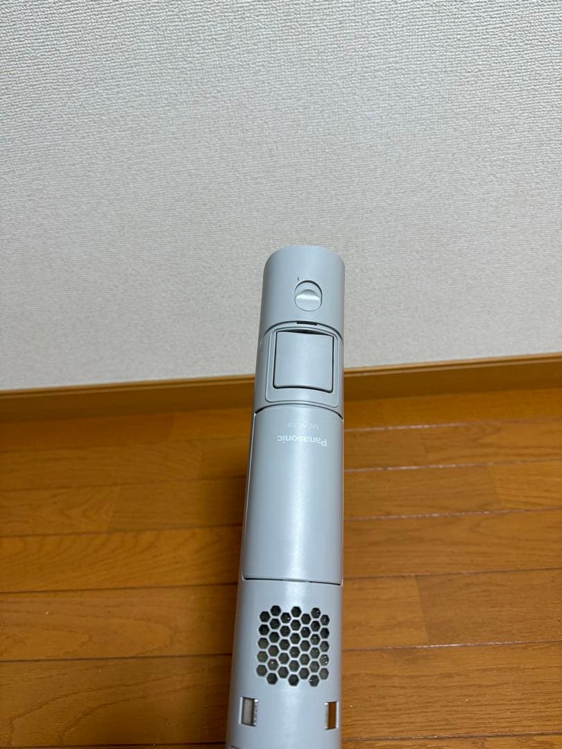 パナソニック セパレート型コードレススティック掃除機 MC-NS70F