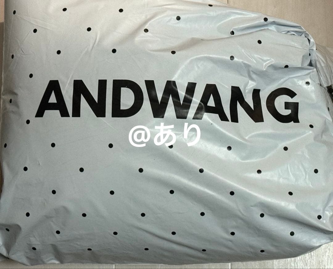 新品andwang Kirakira 2way fur zip up white