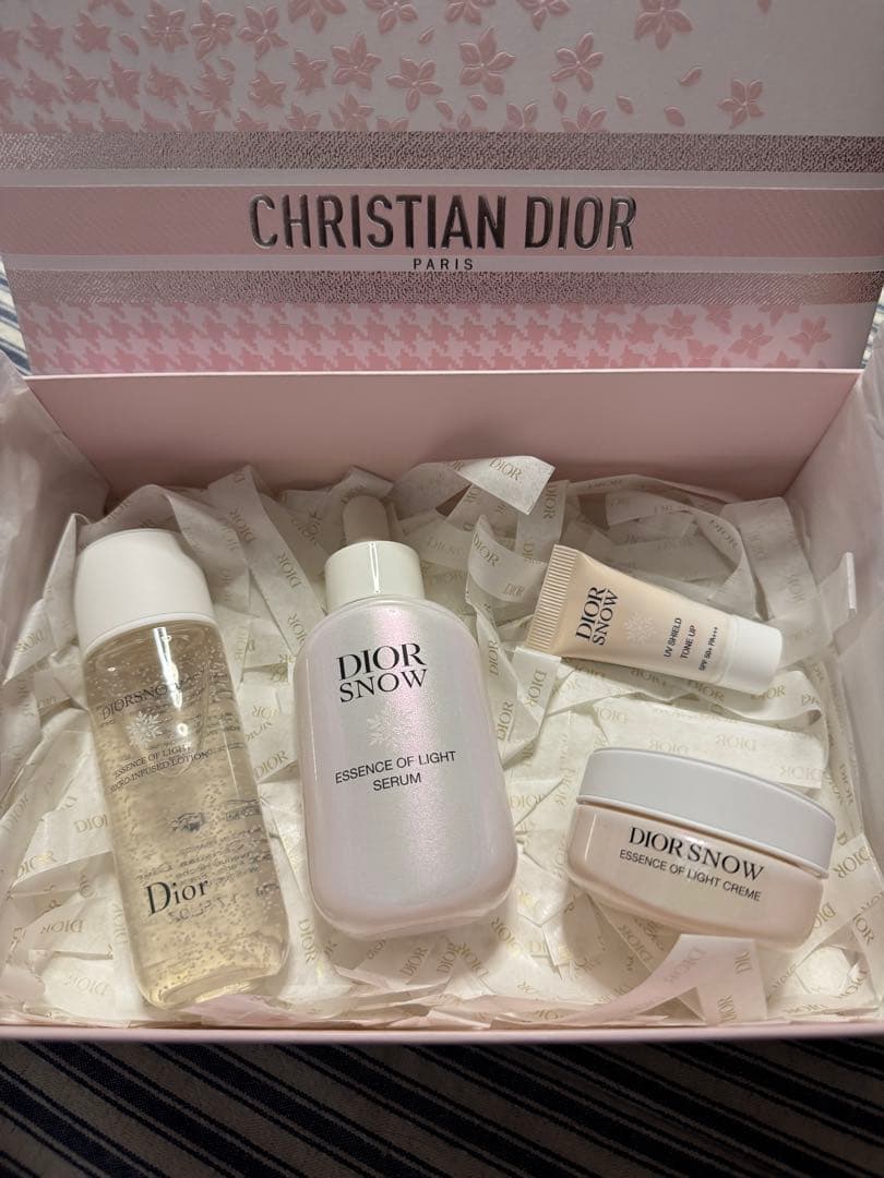 DIOR スノーエッセンスコフレ