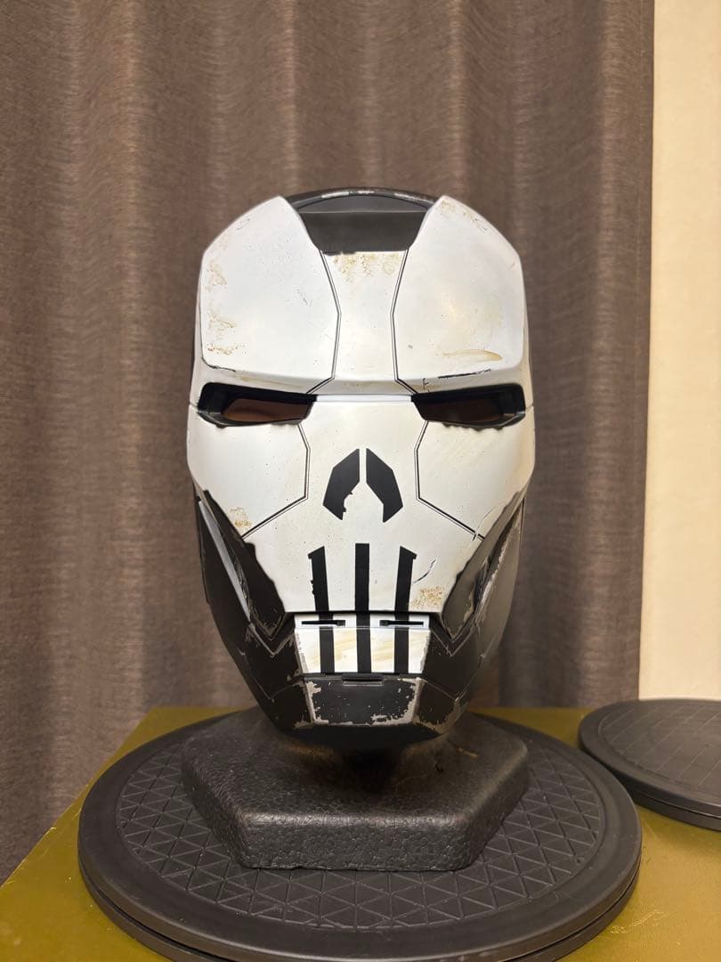 ウォーマシン X パニッシャー ヘルメット ダメージ加工 等身大　1/1