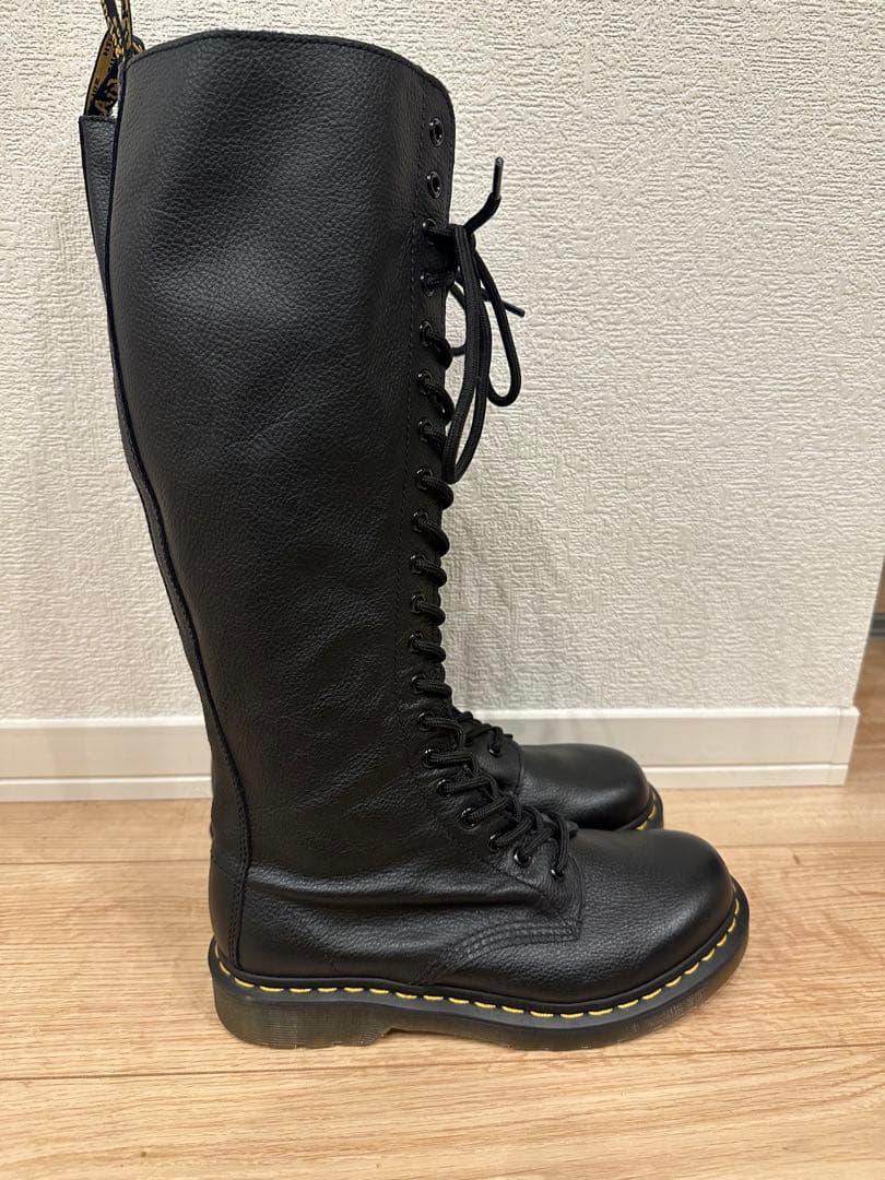 Dr.Martens ドクターマーチン ロングブーツ 1B60 20ホール
