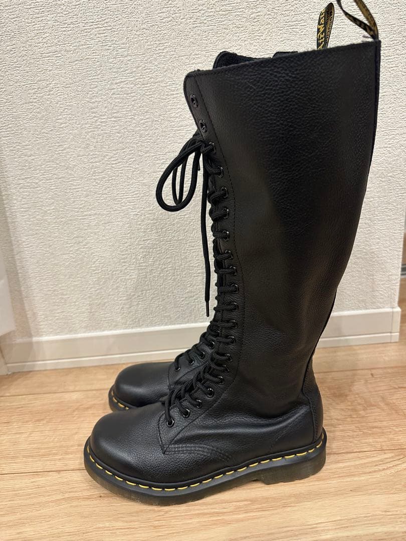 Dr.Martens ドクターマーチン ロングブーツ 1B60 20ホール