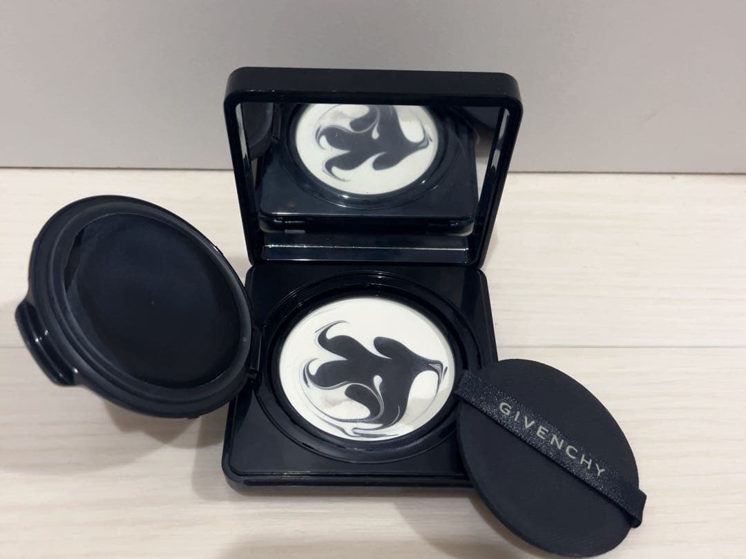 ジバンシー GIVENCHY ソワンノワール UVコンパクト