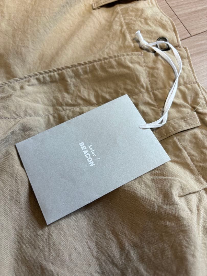 kolor ナイロンオックスパッカリングテーパードパンツ　ベージュ　2