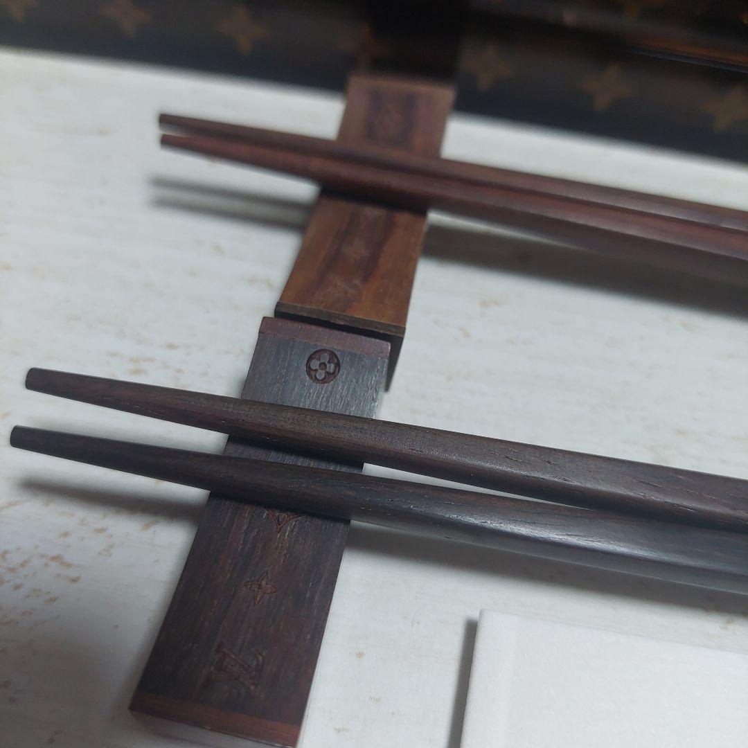 未使用　Louis Vuitton箸入れ、箸、箸置き 木製