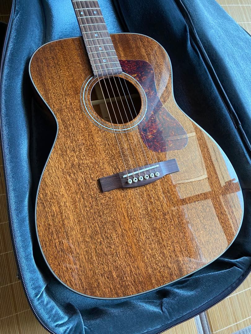 超美品　GUILD ギルドOM-120 アコースティックギター　 マホガニー