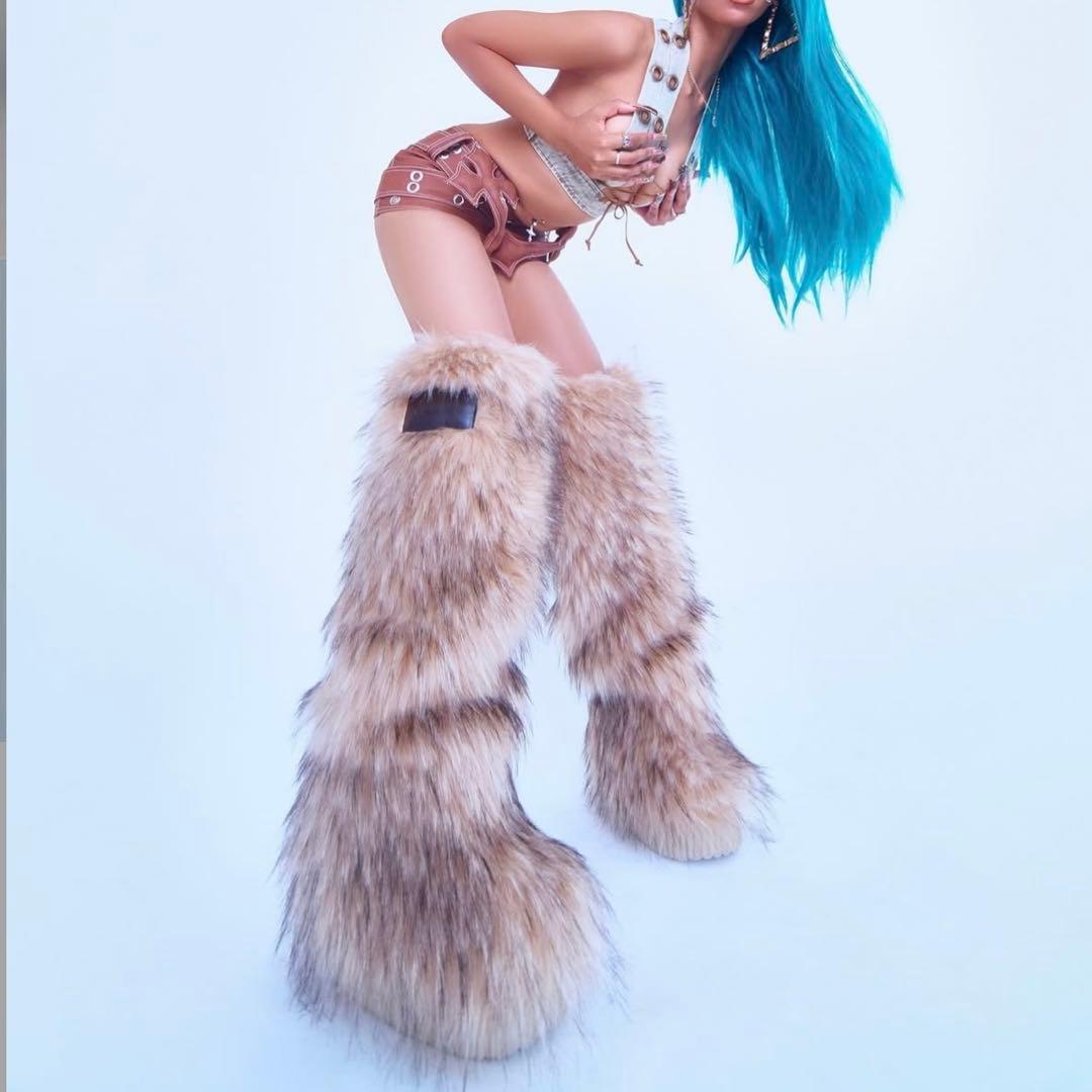 【新品未使用】YELLO グレーロングブーツ ロング丈 美脚効果◎