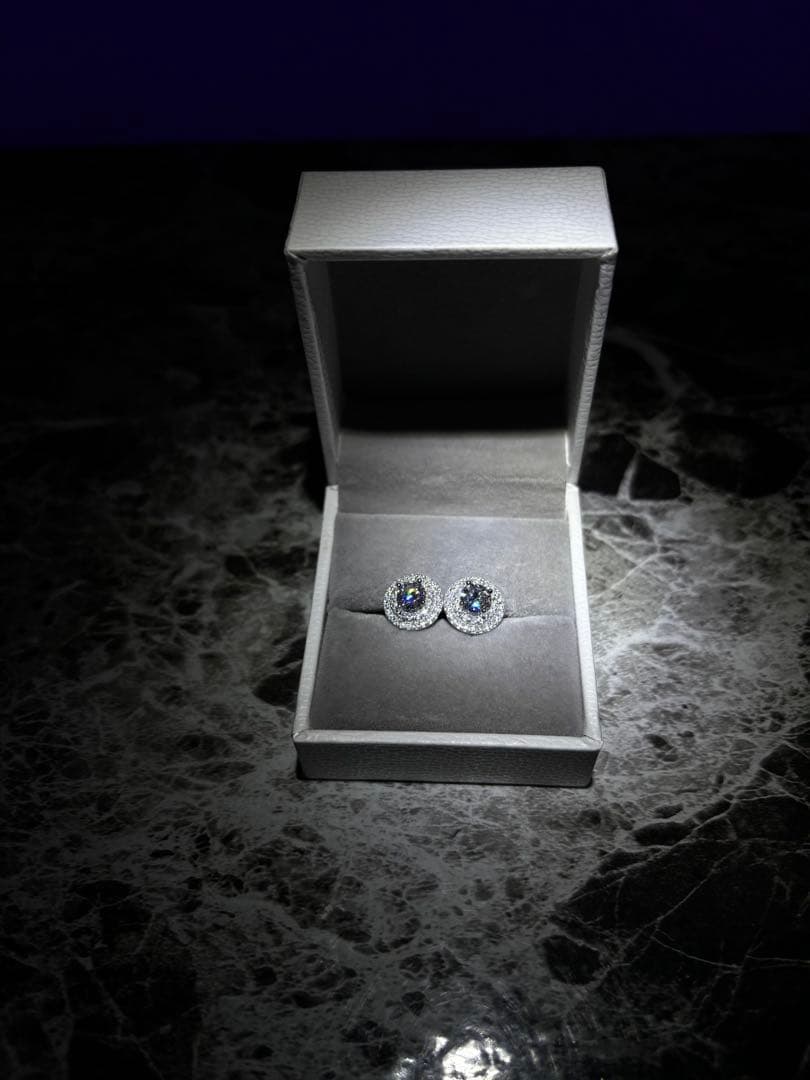 モアサナイト 10mm スタッズピアス 両耳