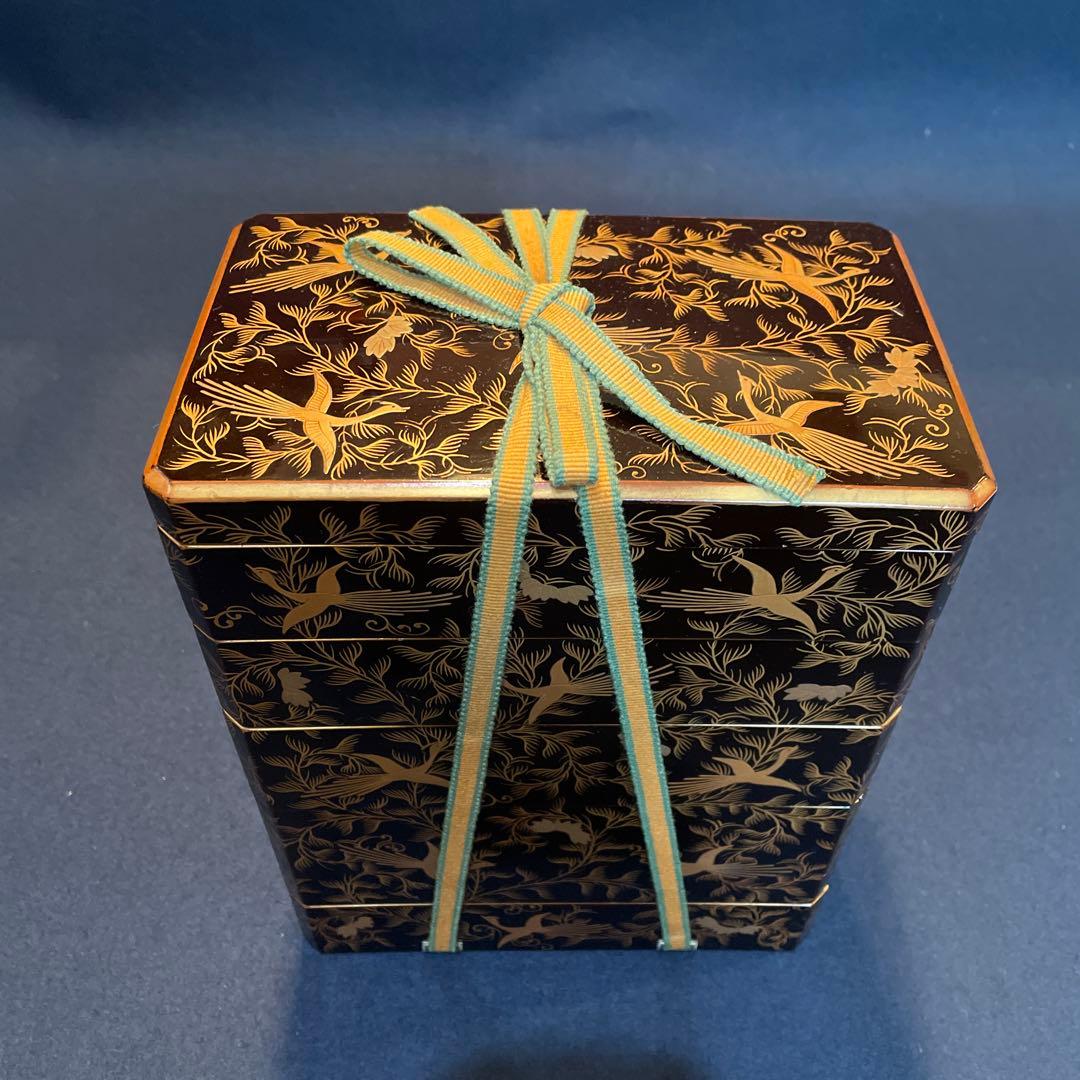 時代物「鳳凰に花唐草紋様 蒔絵」の『野弁当箱』共箱付　重箱　漆器