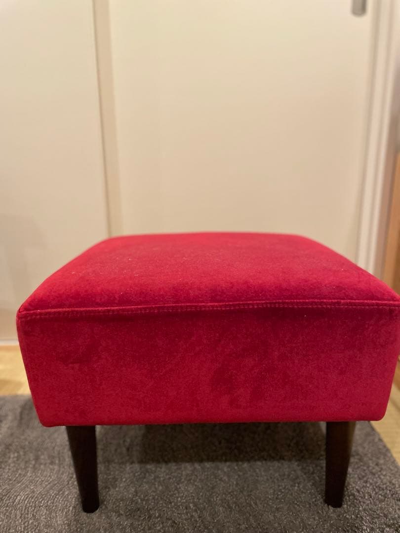 ビーカンパニー　赤　シングルソファ　オットマン付き