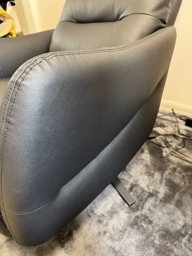 超美品　ニトリ　電動リクライニングパーソナルチェア 2モーター LE01 黒