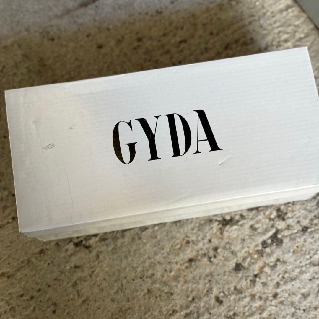 GYDA ホワイト ミュール チェーン付き