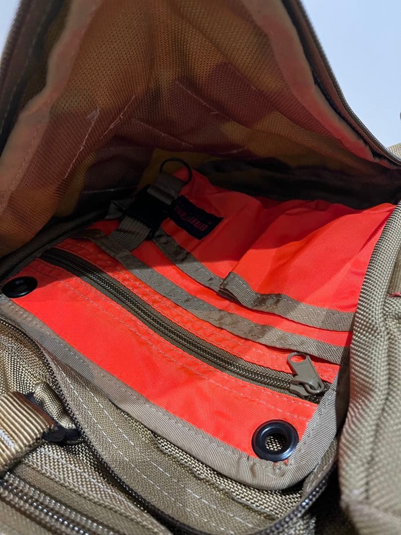 BRIEFING × BEAMS PLUS 別注 3WAY BAG コヨーテ