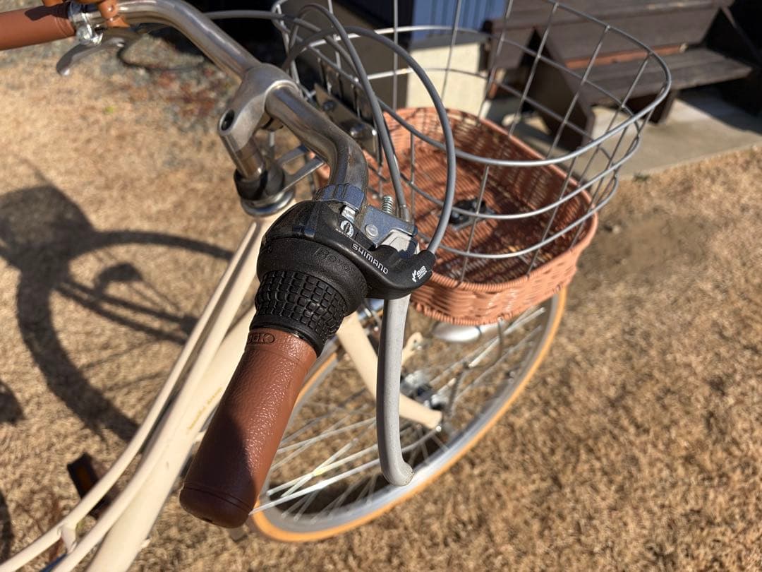 子供用自転車 ✳︎ホワイト、ベージュ、茶、 前バスケット付き　24インチ✳︎